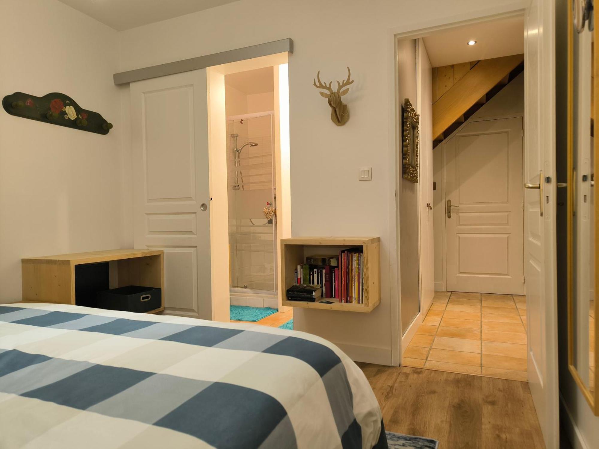 Bed and Breakfast La Frenaie Saint-Cyr-sur-le-Rhone Exterior foto